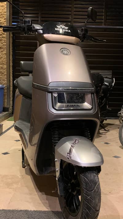 scooty A 700commander