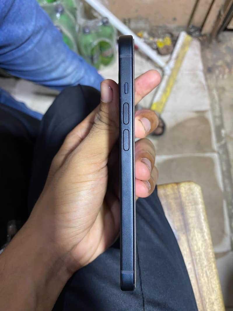 Apple iPhone 15 2