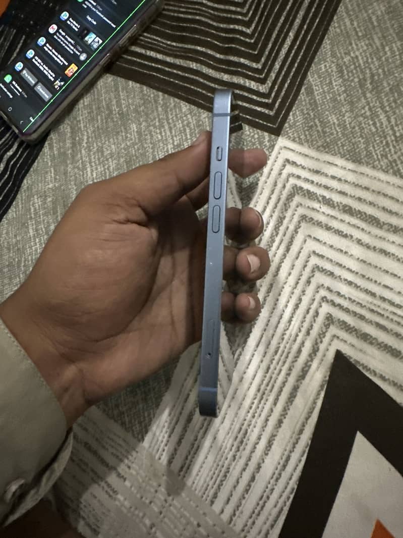 Apple iPhone 14 3