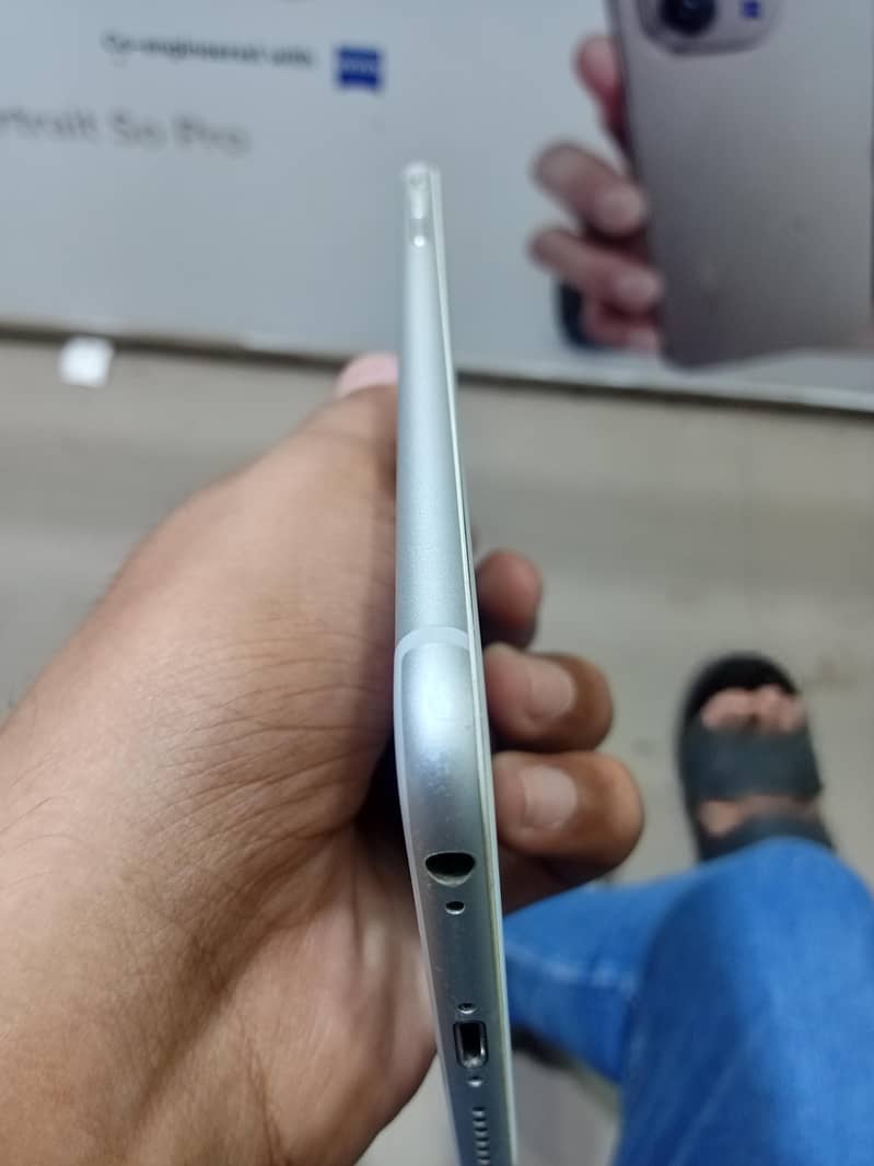 Apple iPhone 6 Plus 3