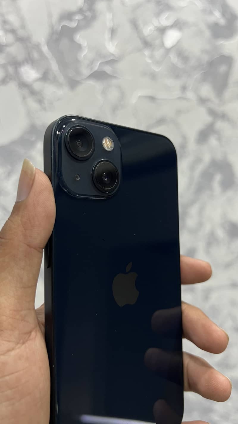 Apple iPhone 13 0