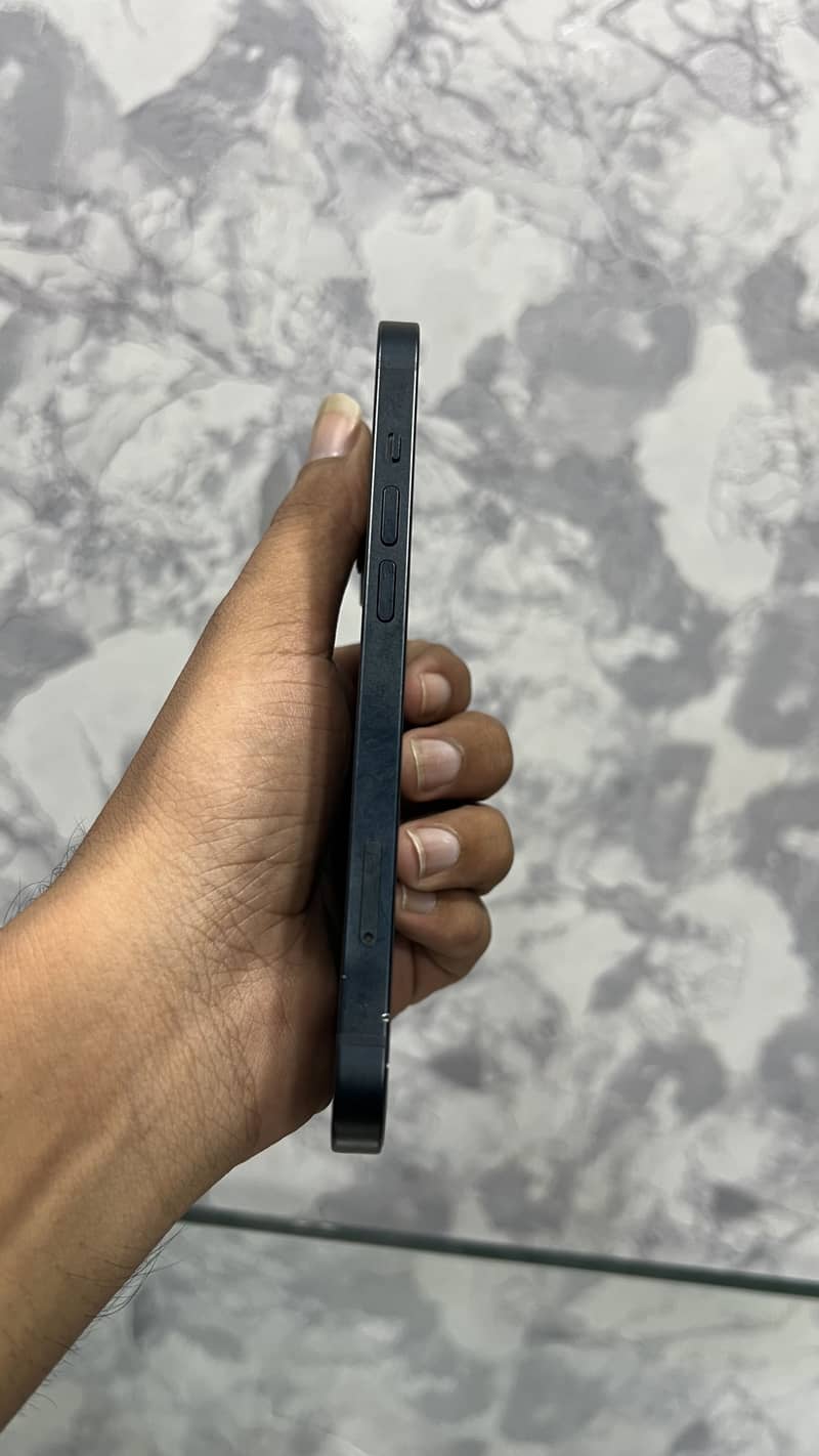 Apple iPhone 13 3