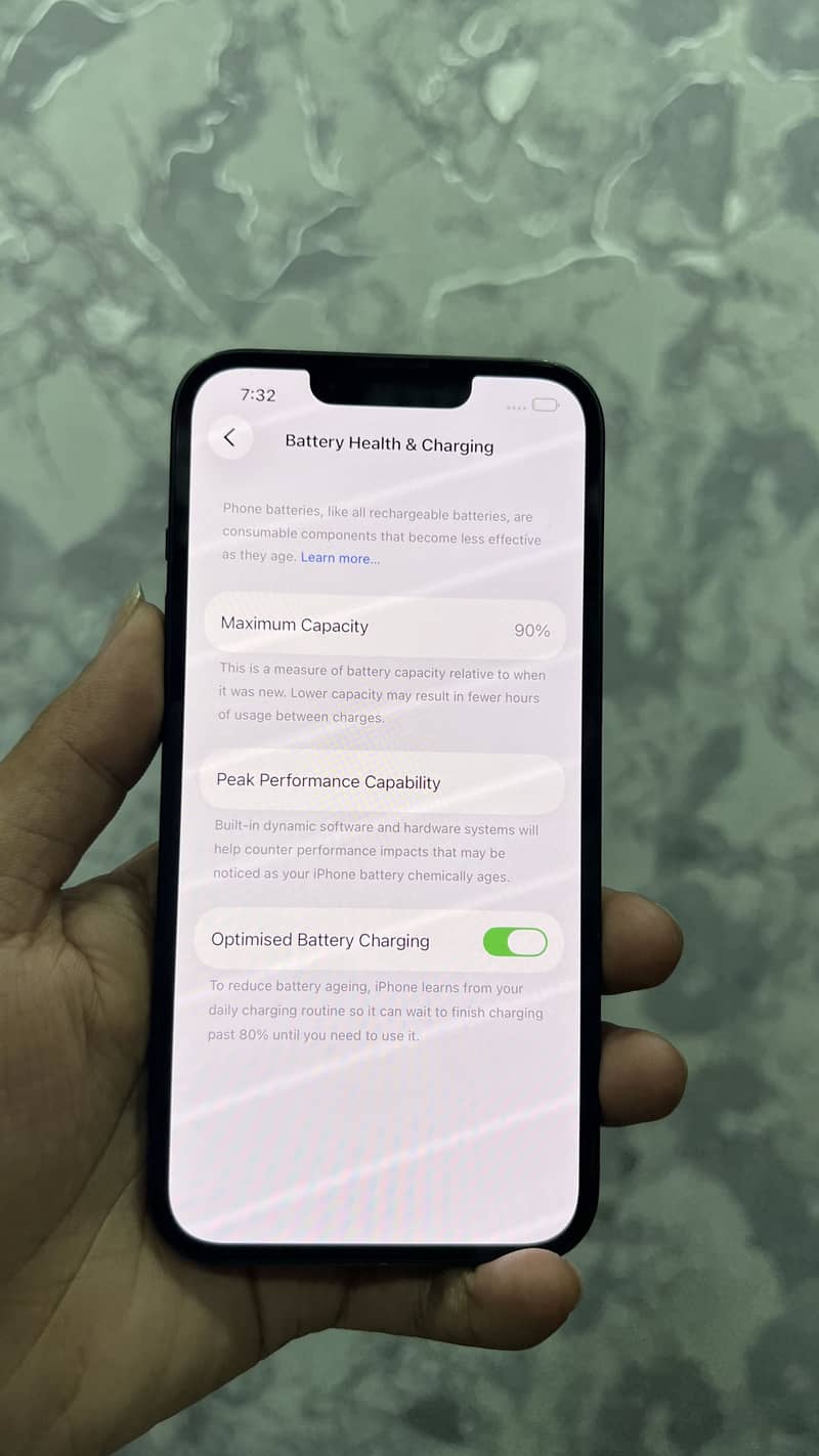 Apple iPhone 13 4