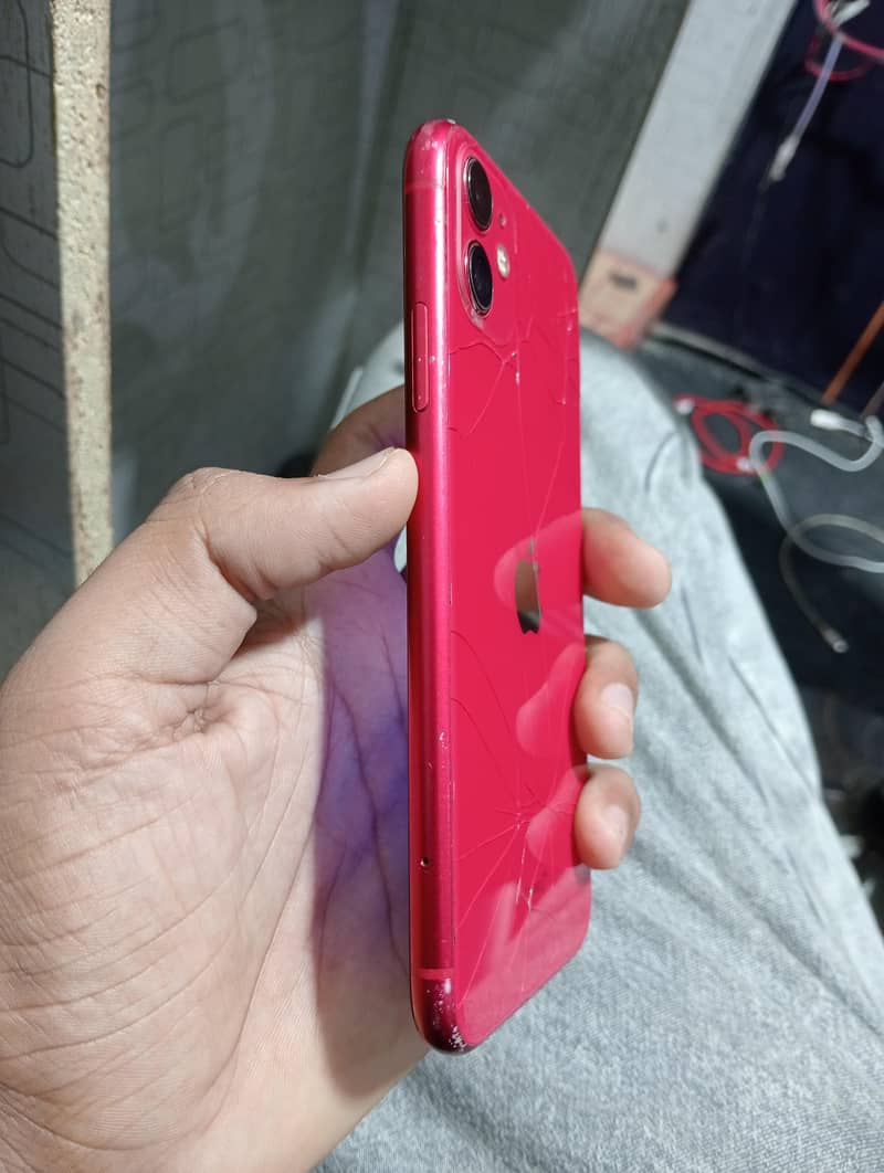 Apple iPhone 11 4