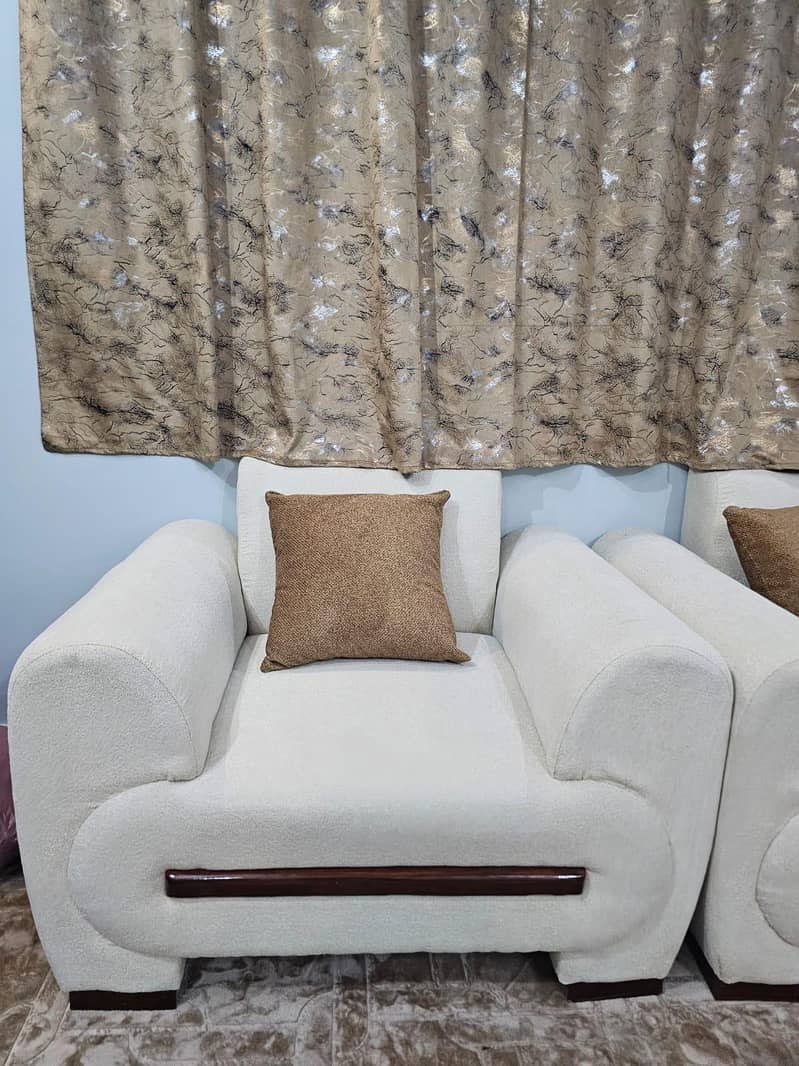 SOFA SET 7 SEATER 3