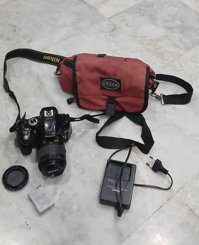 Nikon D5200 Camera in Good Condition for Sell