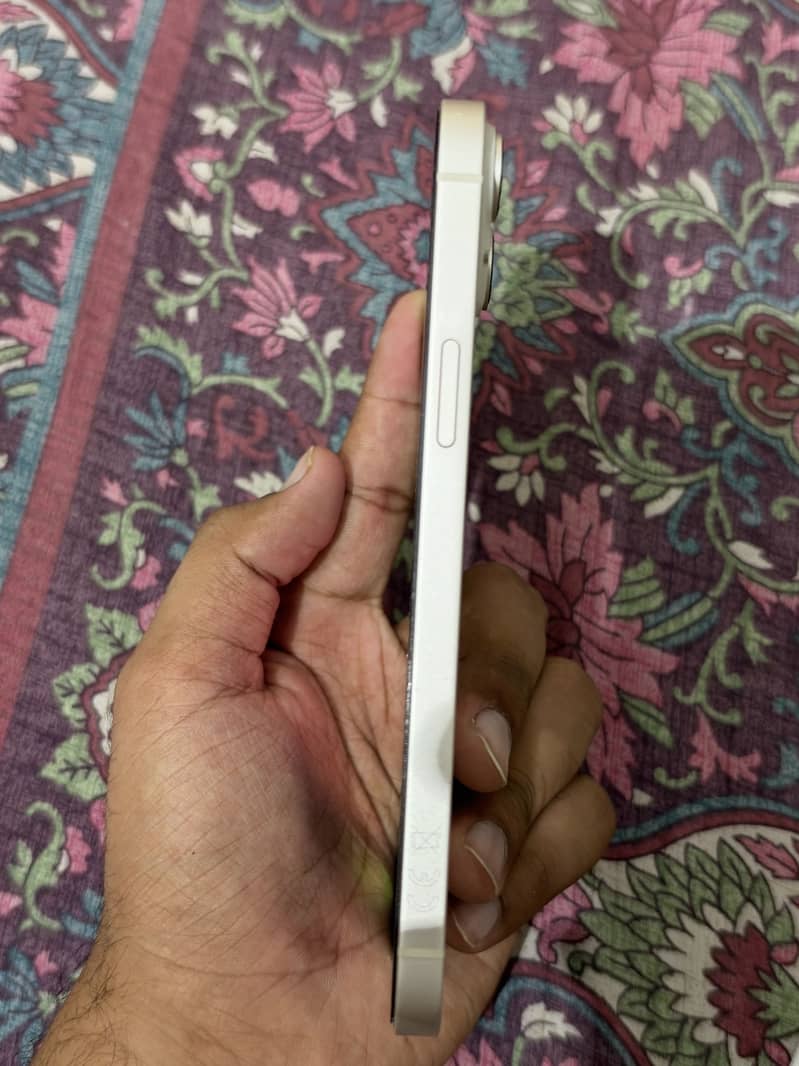 Apple iPhone 14 plus 3