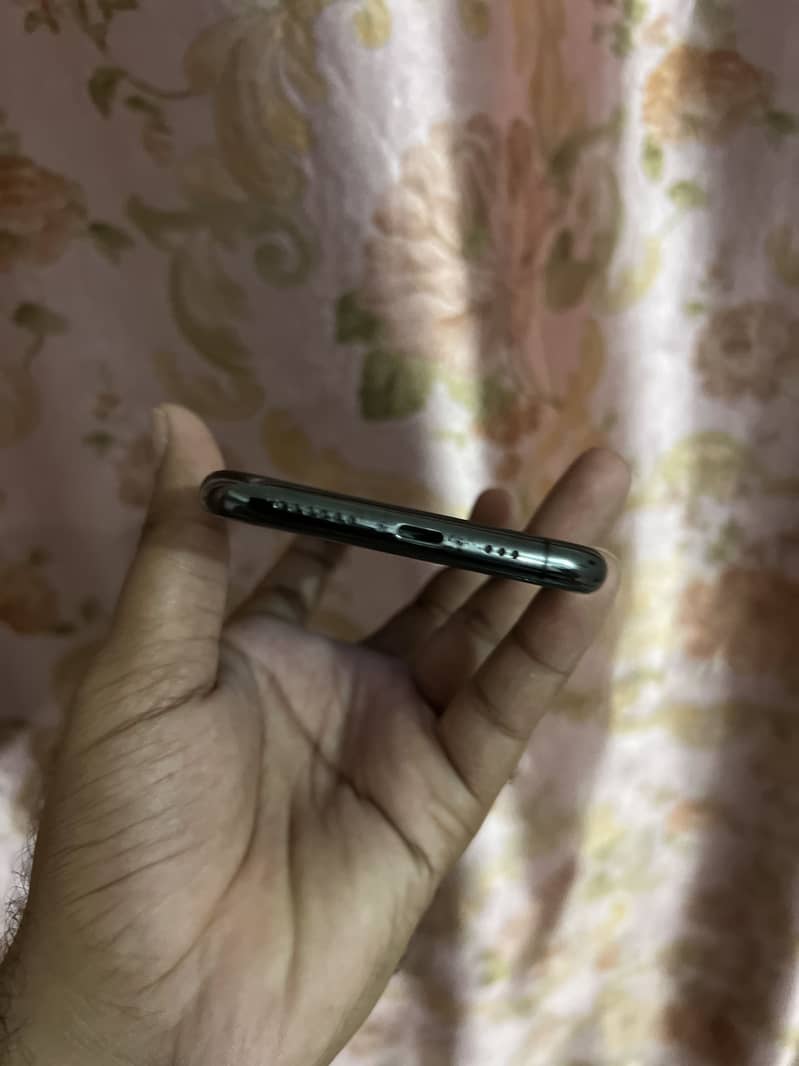 Apple iPhone 11 Pro 2