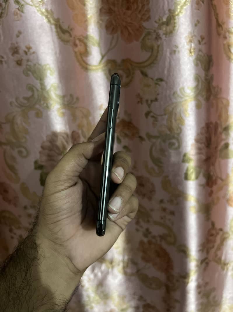 Apple iPhone 11 Pro 3