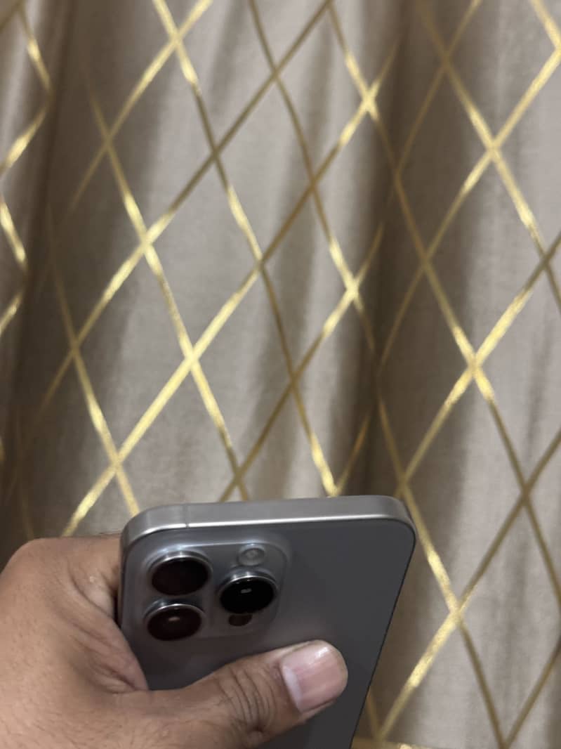 Apple iPhone 15 Pro Max 6