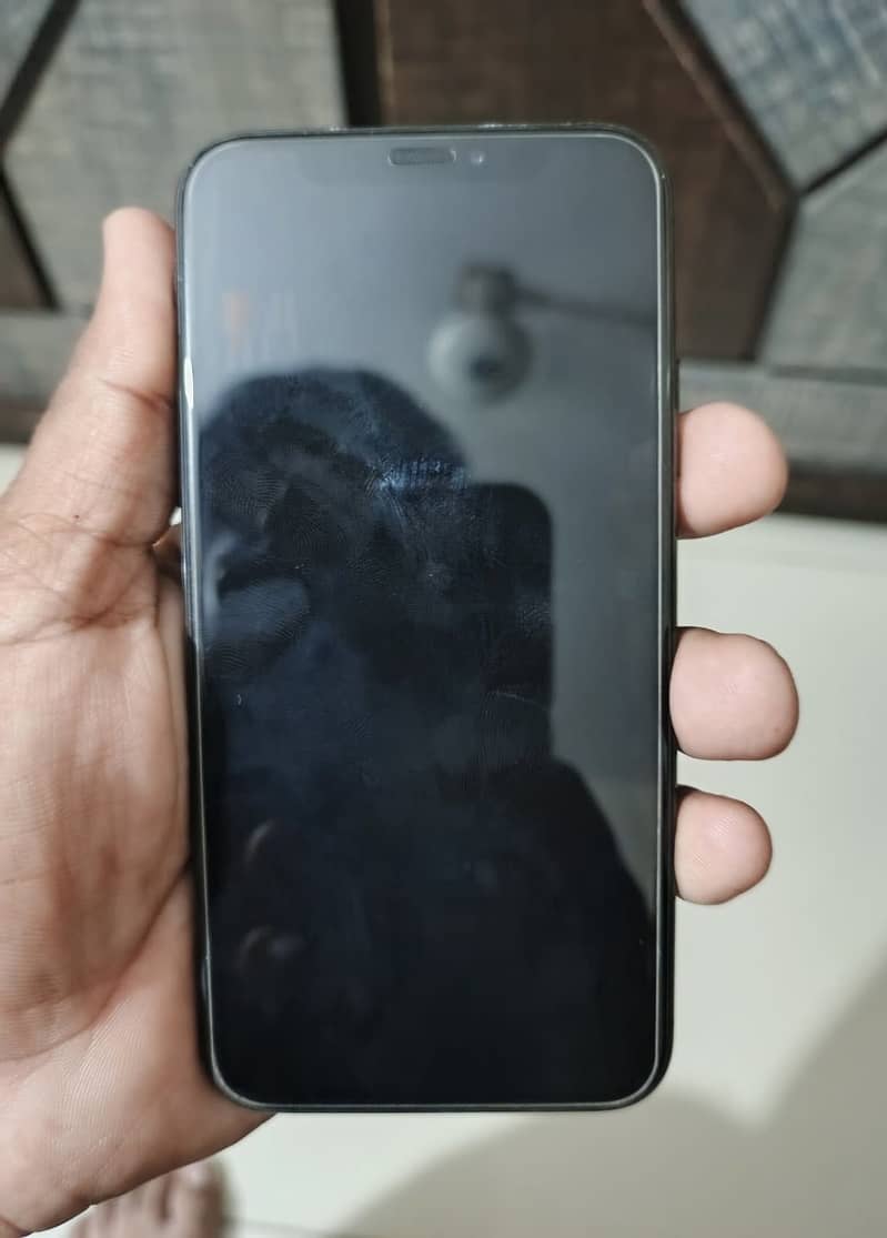 Apple iPhone XS 1