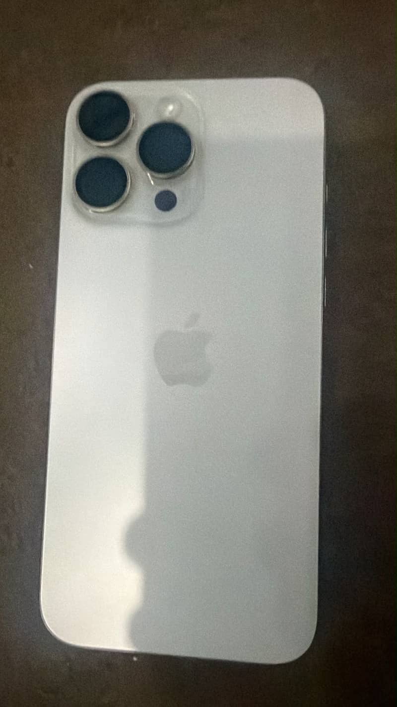 Apple iPhone 16 Pro Max 2