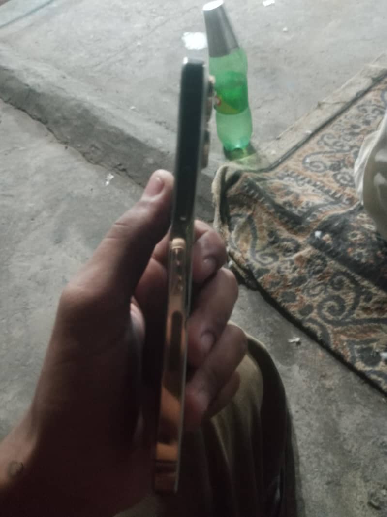 Apple iPhone 13 Pro Max 6
