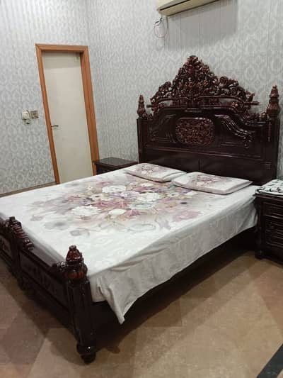 Chinyoti Solid Wooden Bed Set with Dressing