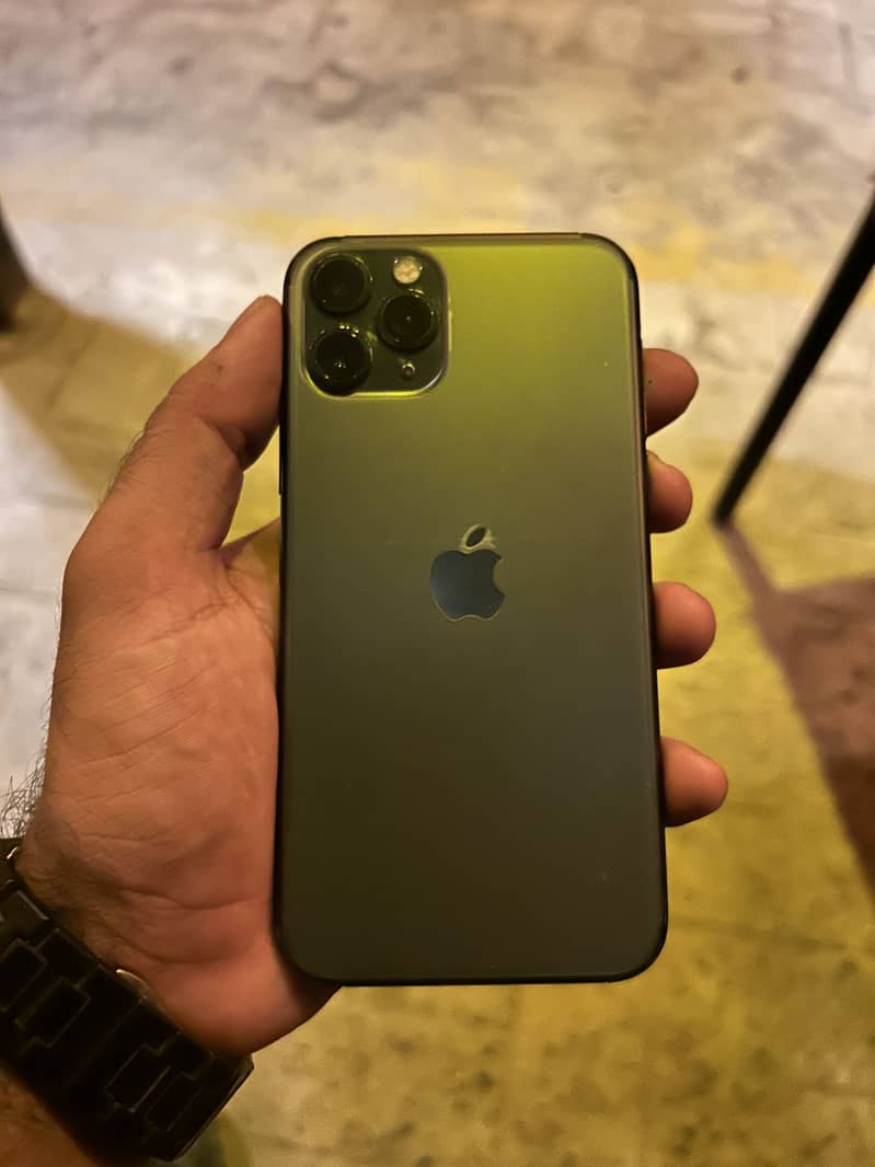 Apple iPhone 11 Pro 4
