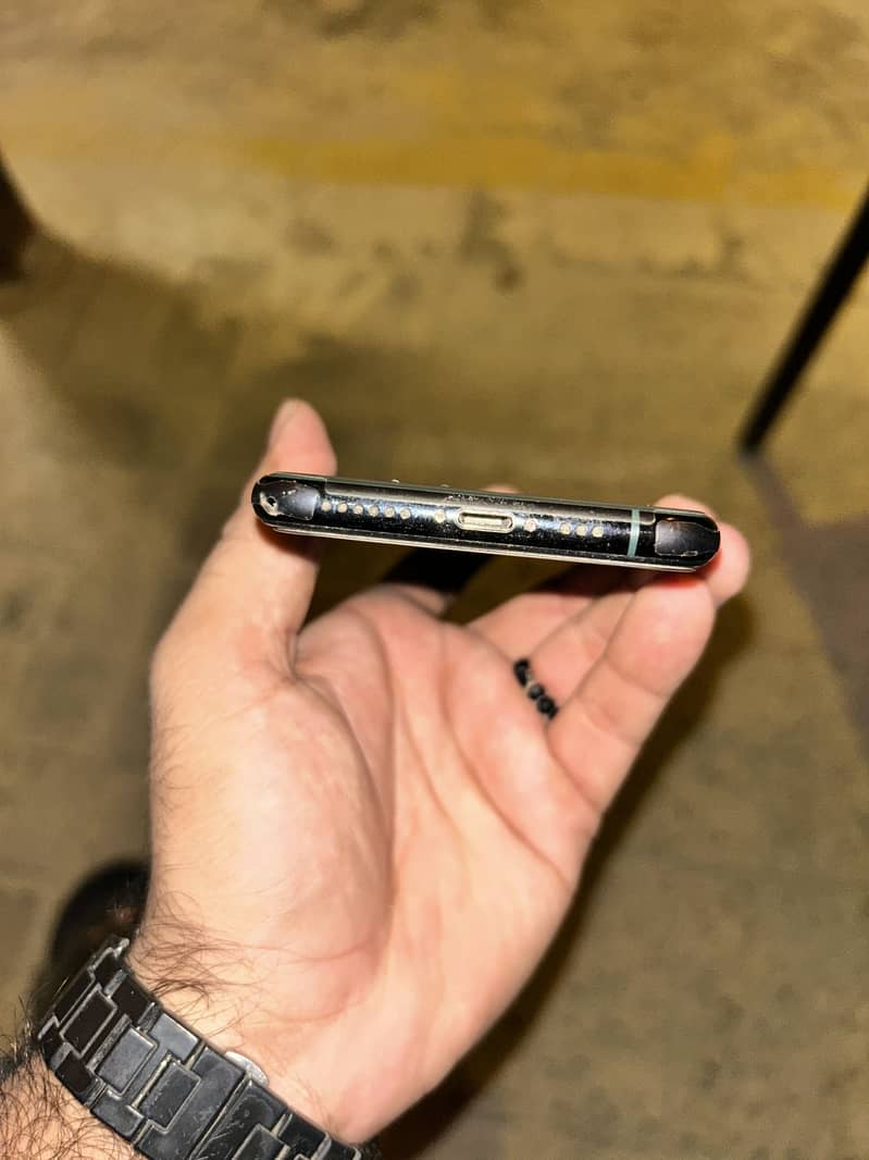 Apple iPhone 11 Pro 5