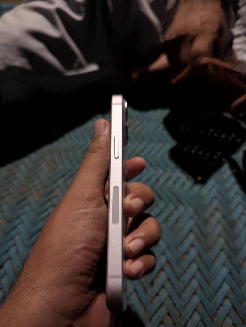 Apple iPhone 14 4