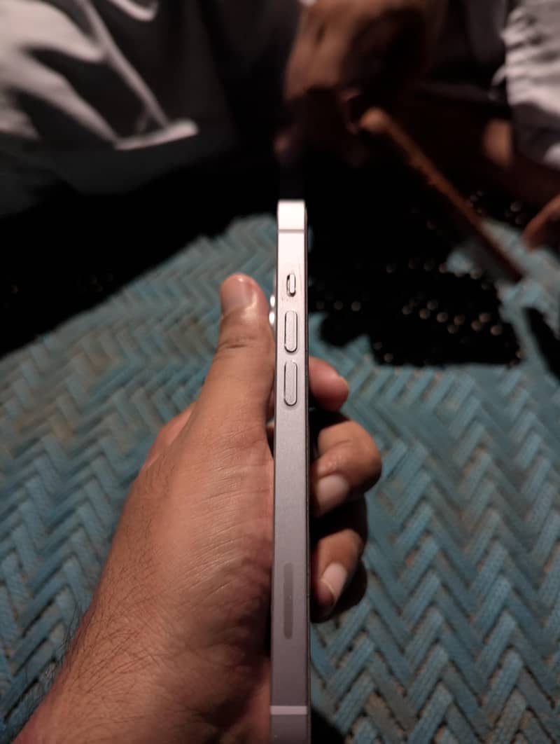 Apple iPhone 14 5