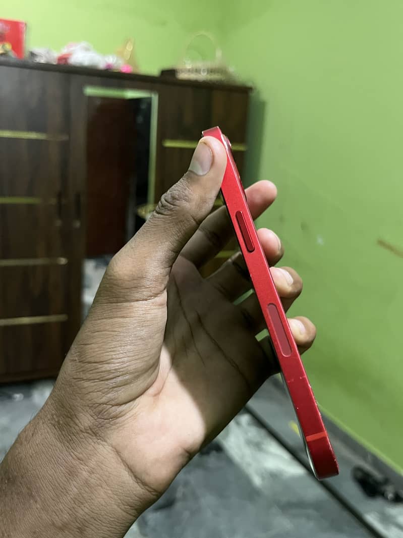 Apple iPhone 13 1