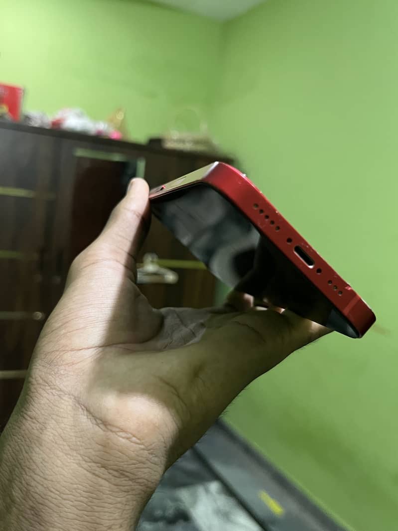 Apple iPhone 13 6