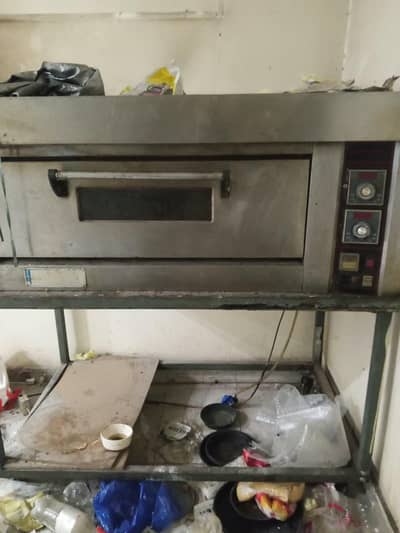 Heavy duty commercial oven