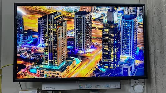 Samsung 32" LED TV (UA32J4100AR) – Series 4 | Excellent Condition