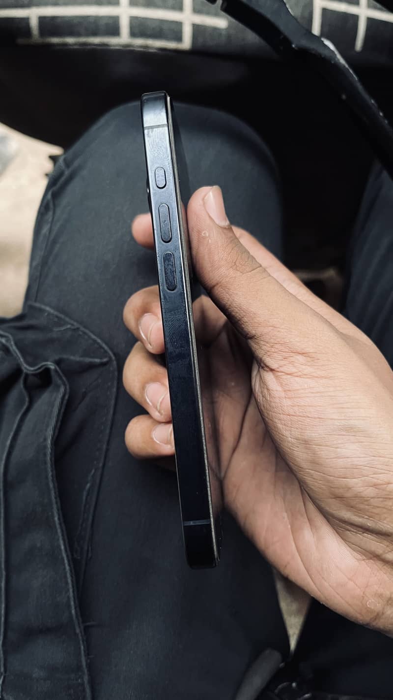 Apple iPhone 15 Pro 2