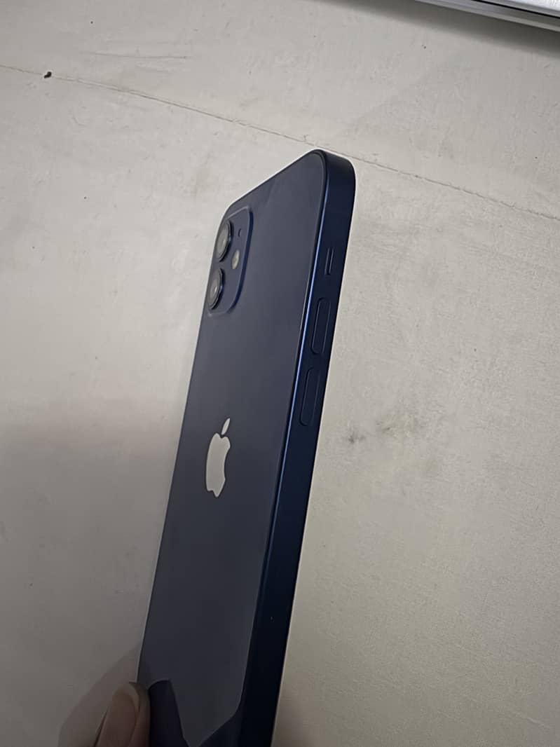 Apple iPhone 12 3
