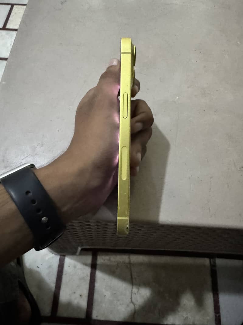 Apple iPhone 14 4