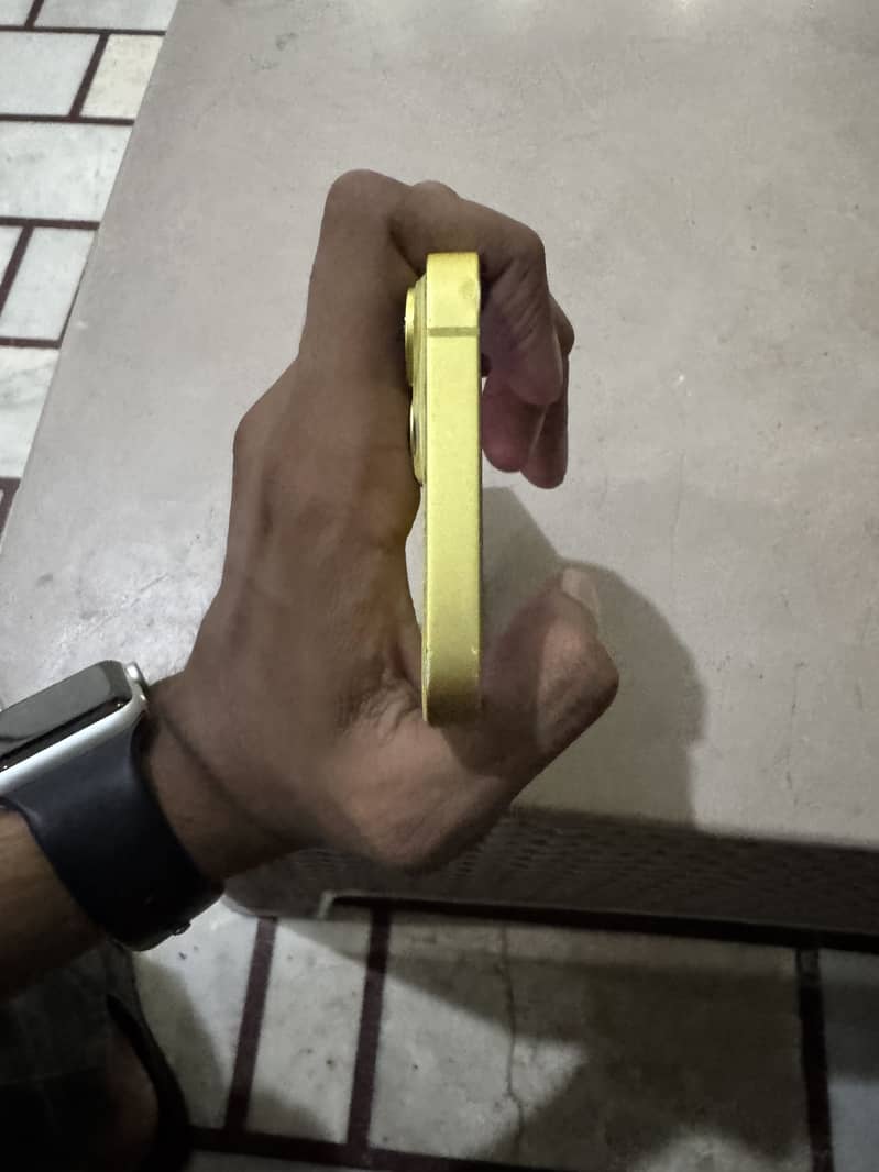 Apple iPhone 14 5