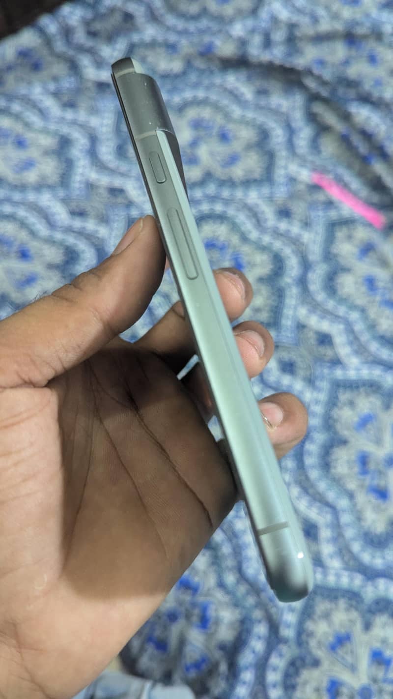 Google Pixel 8 4