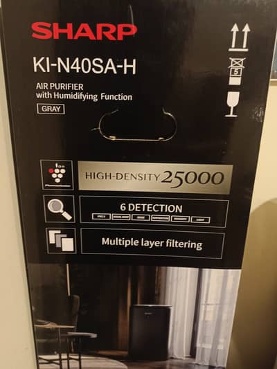 Air purifier with humidifying function