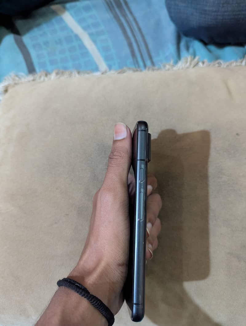 Google Pixel 8 4