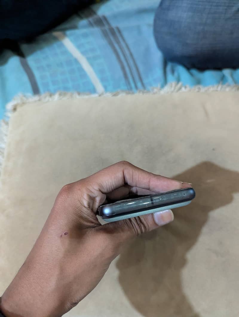 Google Pixel 8 6