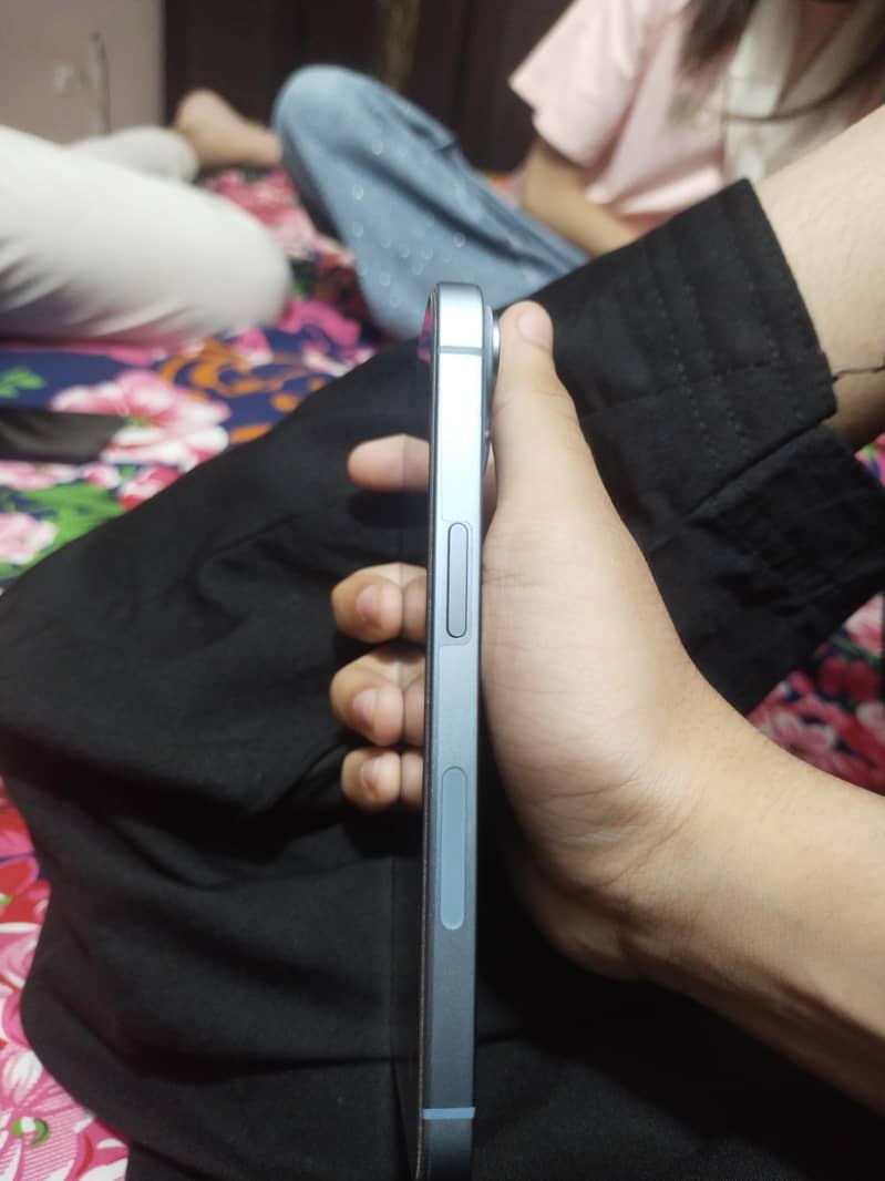 Apple iPhone 14 4