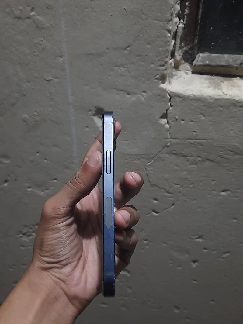 Apple iPhone 12 mini 1