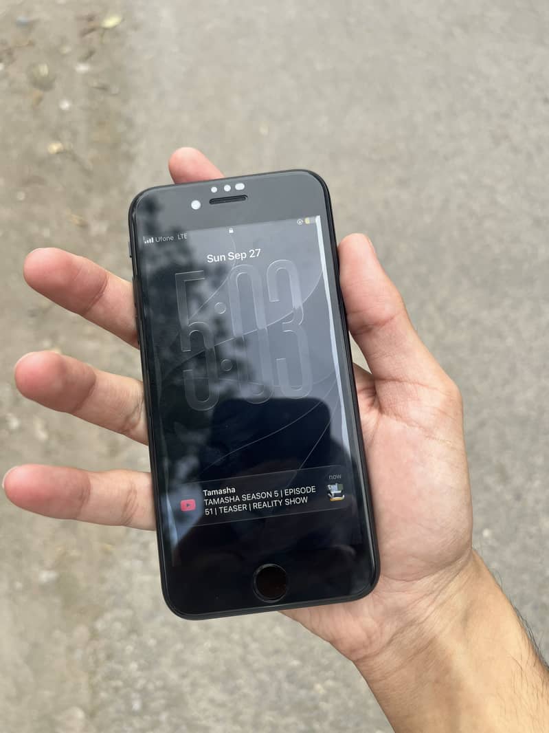 Apple iPhone SE 3rd generation 1