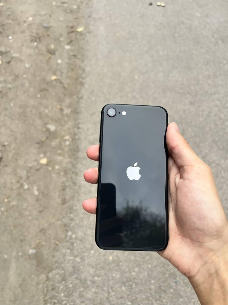 Apple iPhone SE 3rd generation 3