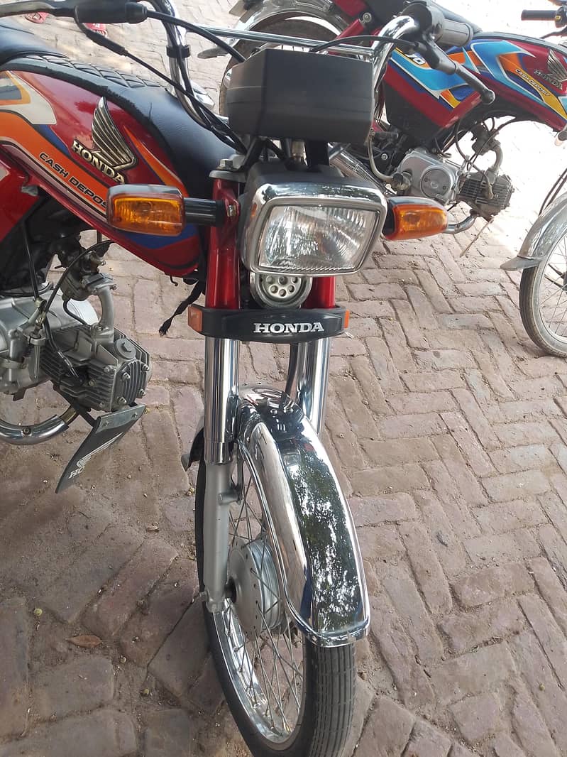 24 ب 25 ماڈل ہے کوئی کسی قسم کا کام نہیں ہونے والا ٹوٹل جینون بائیک ہے 0