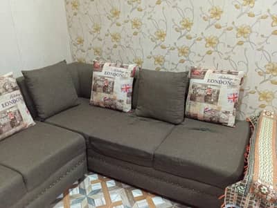 Beautiful L-Shaped Sofa Set | Good Condition | For Sale