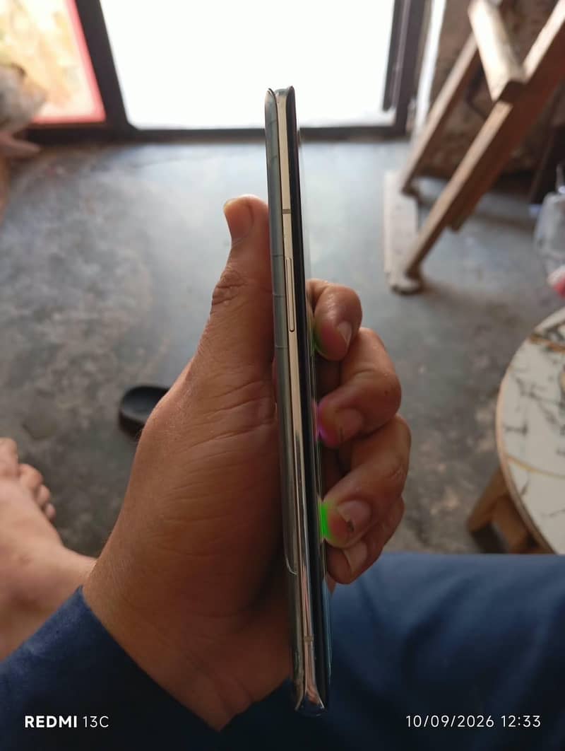 One Plus 9 Pro 8/128 4