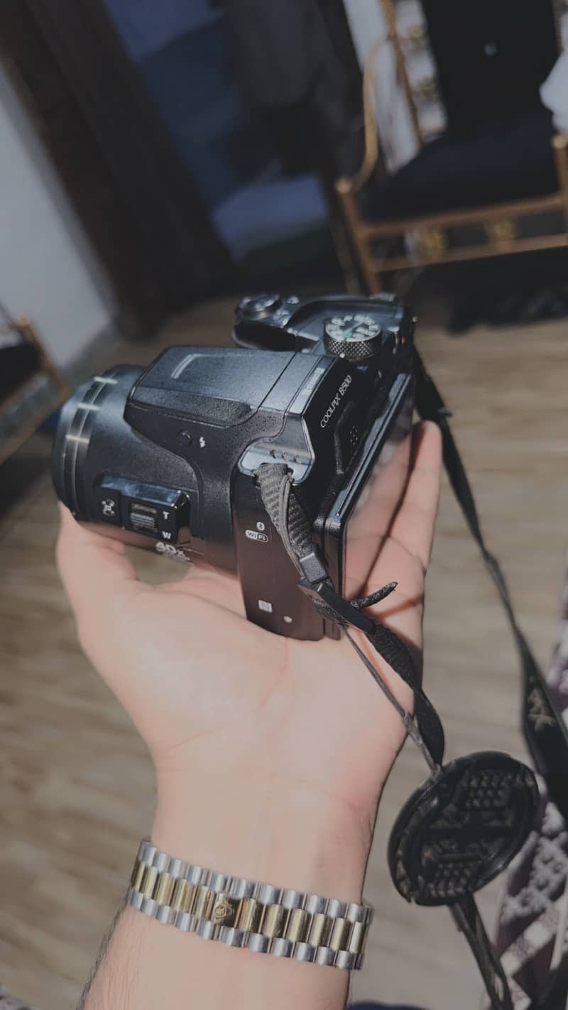 Nikon B500 0