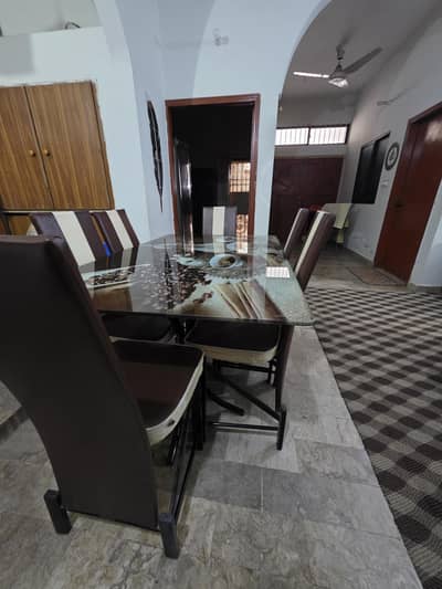 Dining table for sale