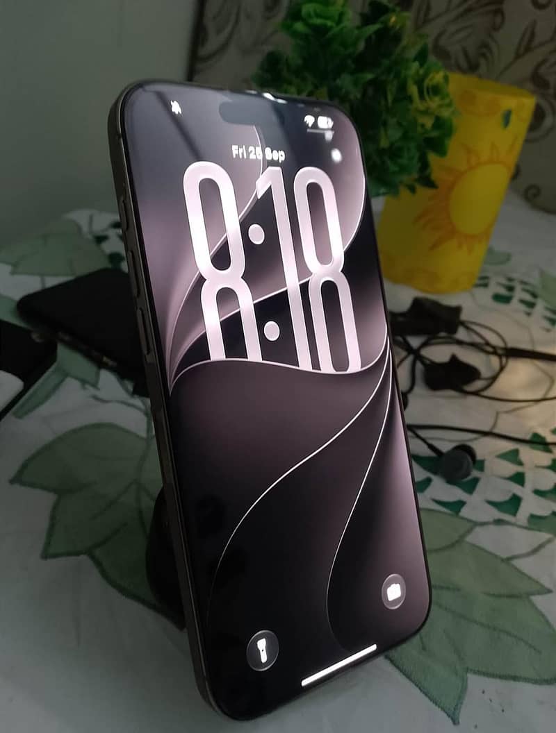 Apple iPhone 16 Pro Max 3