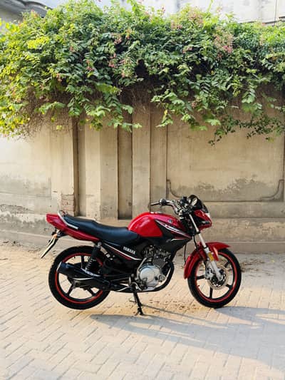 Yamaha ybr 2020 model red