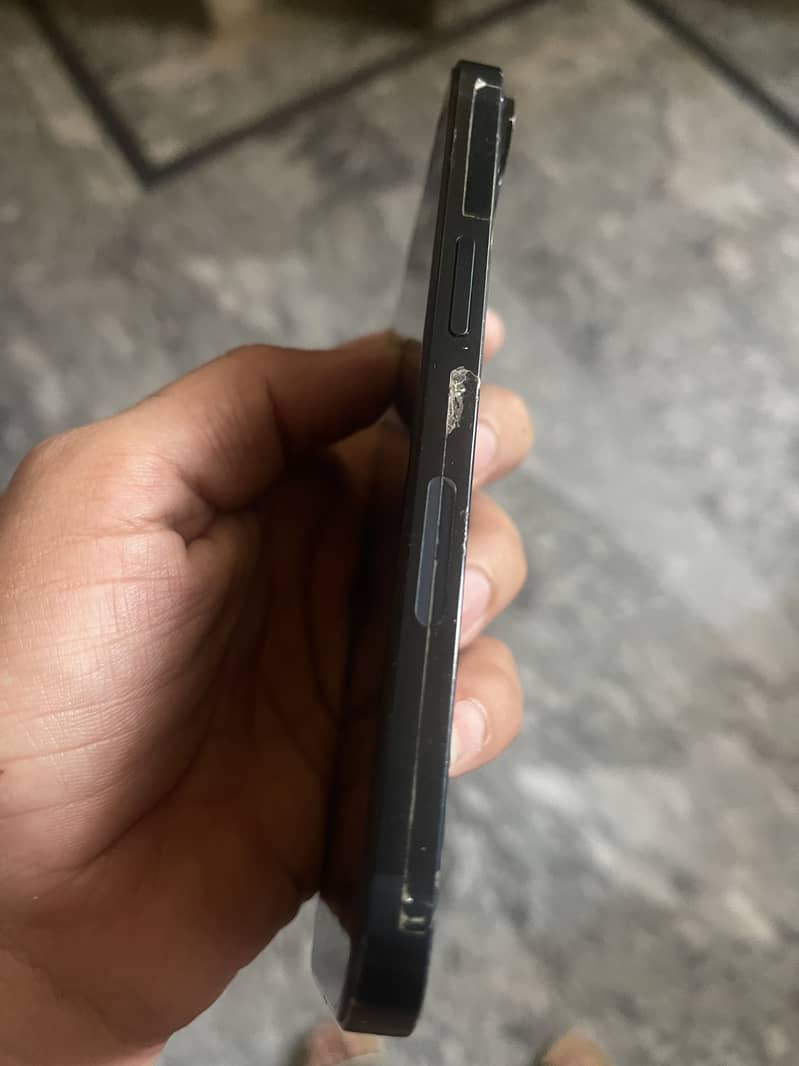 Apple iPhone 13 2