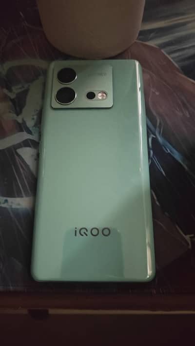 Vivo iQOO