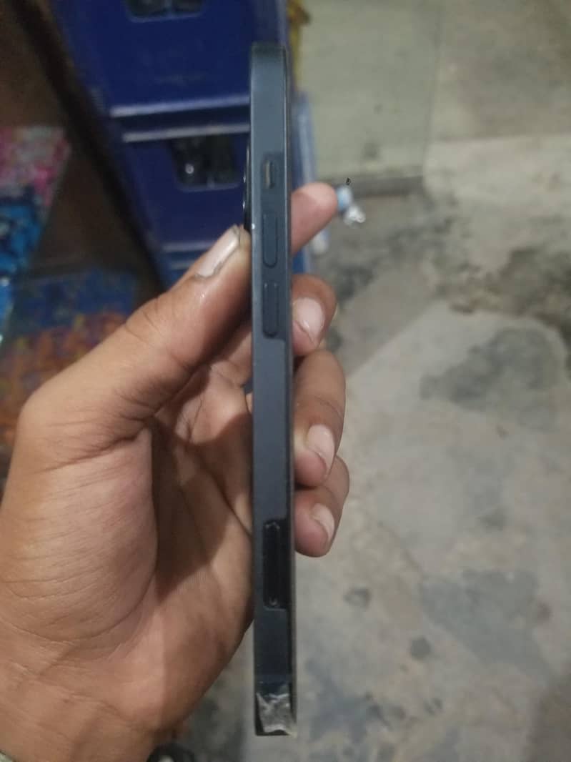 Apple iPhone 13 1