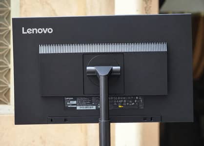 lenovo Thinkvision 24 inches 2k 60 HZ refresh rate ips borderless