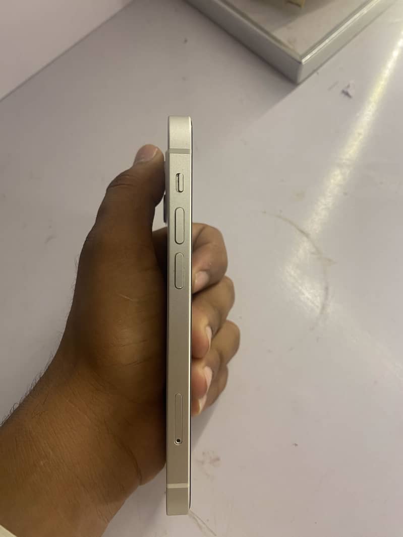 Apple iPhone 12 mini 4